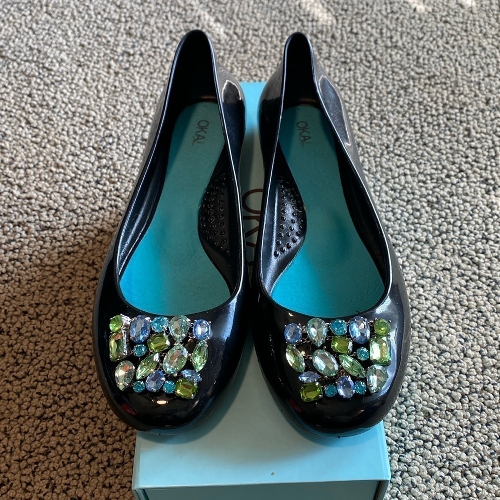 Oka B. Celine Ballet Shoe w/ Crystal Pendants Size 8 in EUC